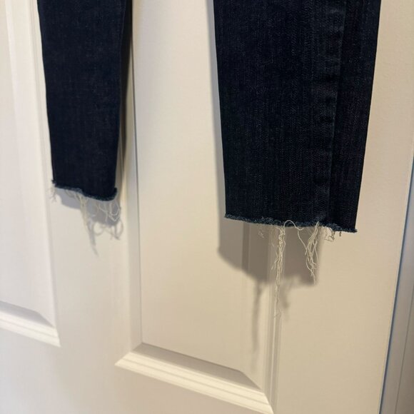 Universal Thread High Rise Skinny Dark Wash Jean - Size 4/27 - Picture 8 of 8